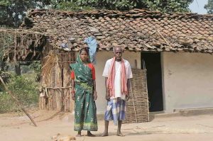 An Adivasi couple in Chhattisgarh. Photo: wikimedia.org
