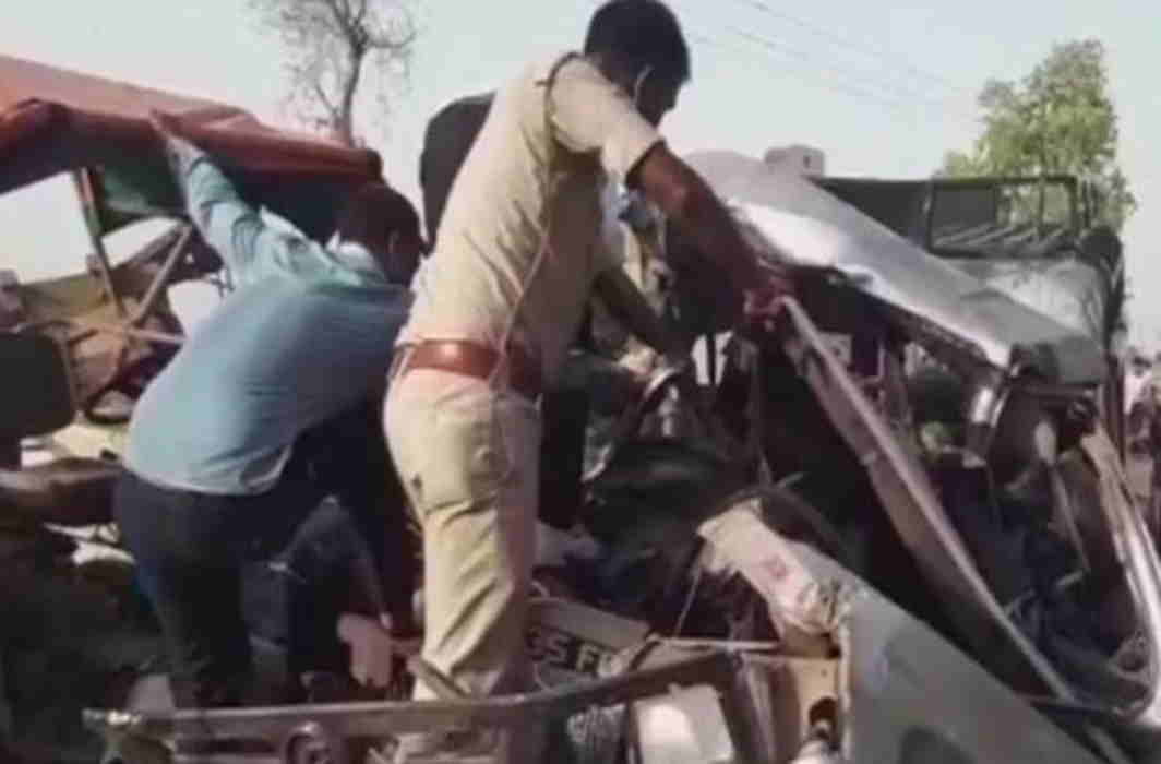 15 members of family killed as tractor-trolley hits jeep in MP - APN Live