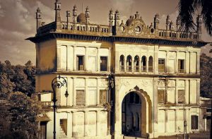 This majestic property bequeathed by Raja Mohammed Amir Mohammad Khan of Mahumudabad in UP is under a cloud