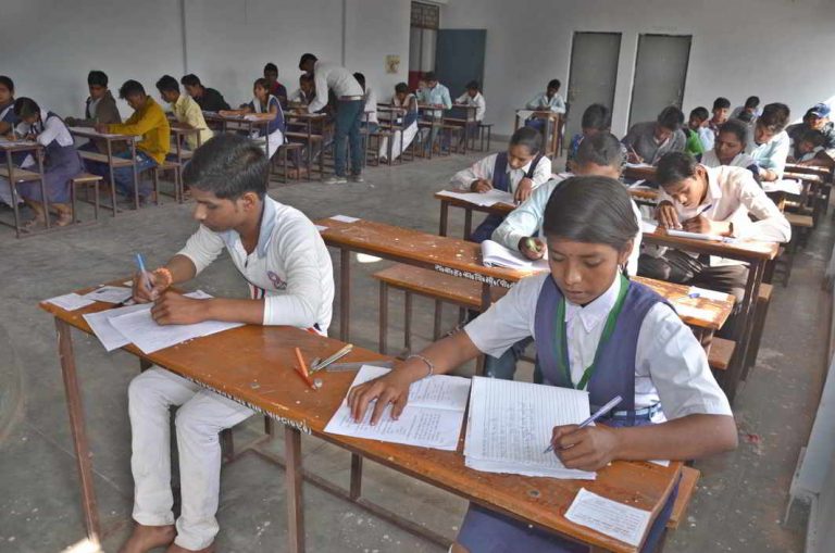 PIL to make Hindi compulsory for students withdrawn