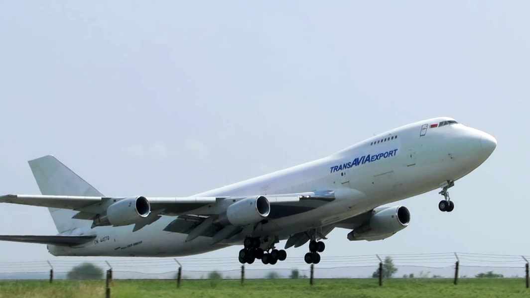 First Afghan cargo-plane lands in Delhi, as air corridor opens