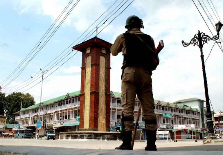 Kashmir stone pelters throw cracker, Army opens fire, kill 1; FIR lodged