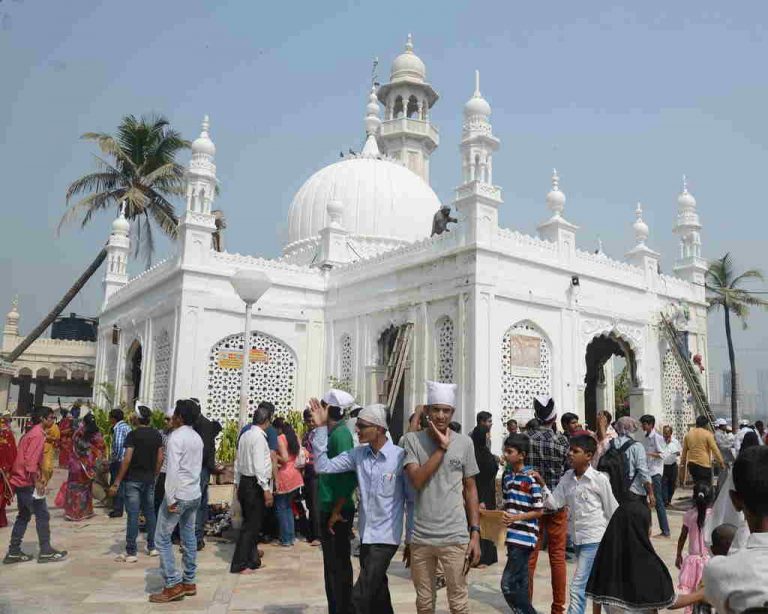 SC applauds demolition drive around Haji Ali dargah