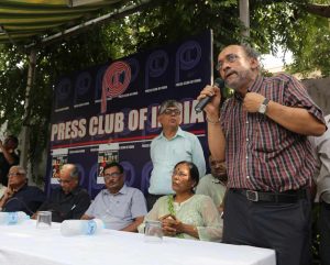 Senior journalist Paranjoy Guha Thakurta speaking at a protest/condolence function for slain Editor Gauri Lankesh at the Press Club in Delhi on September 6. Photo: Bhavana Gaur