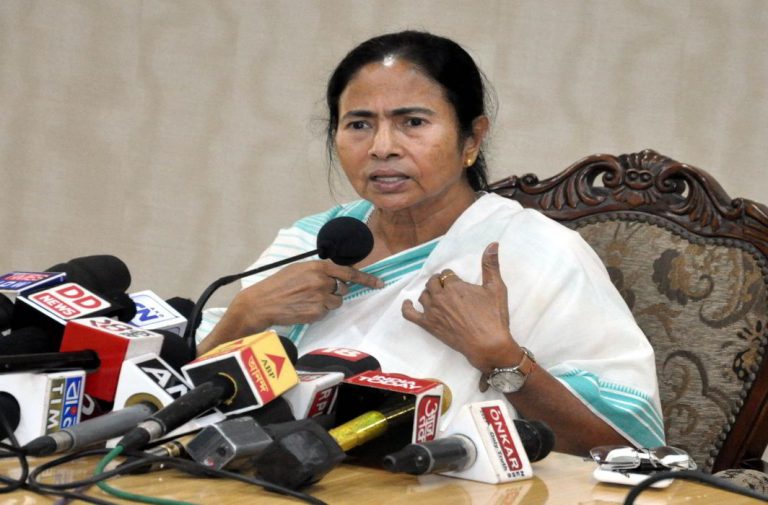 Mamata goes to SC over Aadhaar linkages