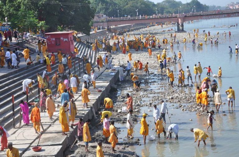 NGT bans plastic items in towns on Ganga banks