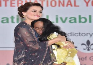 Actress Diya Mirza with acid attack victim Laxmi at a youth conclave in Lucknow. Photo: UNI