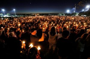 People attend a candlelight vigil the day after a shooting at Marjory Stoneman Douglas High School in Parkland, Florida, US (file picture)/Photo: UNI