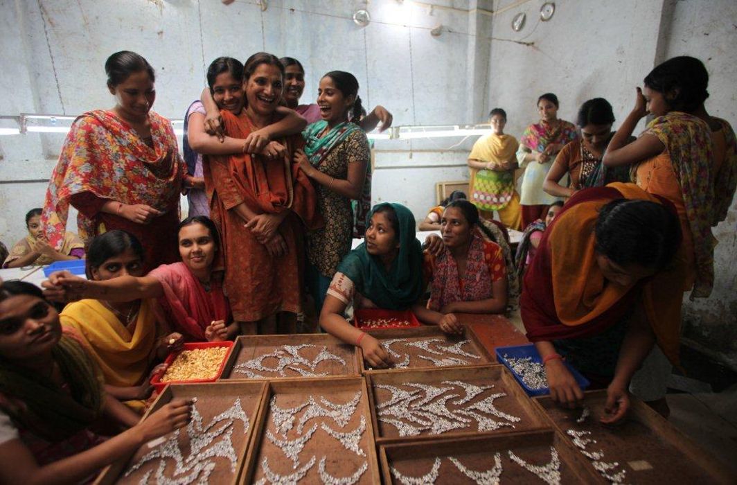 Women rescued from immoral trafficking working at a craft centre in Maharashtra/Photo: www.rescuefoundation.net