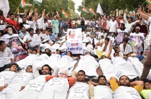 Youth Congress activists demanding the resignation of MP CM Shivraj Singh Chouhan