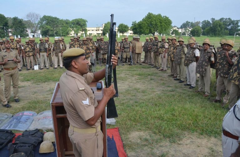 Protection of the fundamental right of the police personnel: Delhi HC issues notice to Centre, Delhi govt