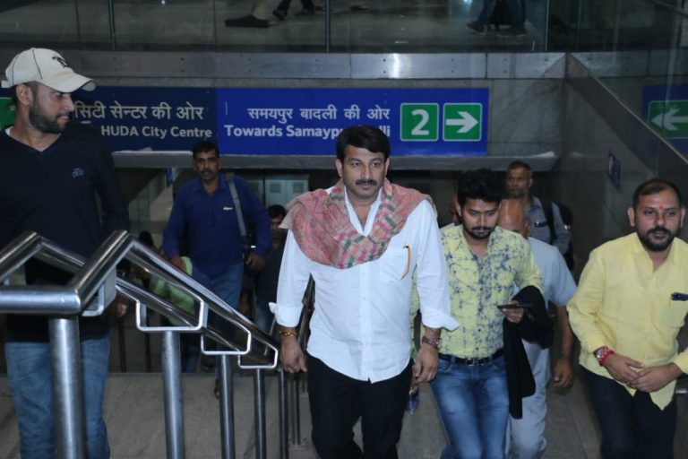 Corruption in construction of classrooms: Delhi BJP chief Manoj Tiwari and other BJP leaders summoned by Delhi court