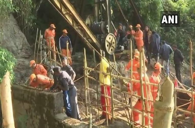 SC asks Meghalaya govt why 15 miners still trapped in flooded mine