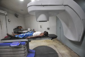 A cancer patient being given radiation at a hospital in Agartala/Photo: UNI