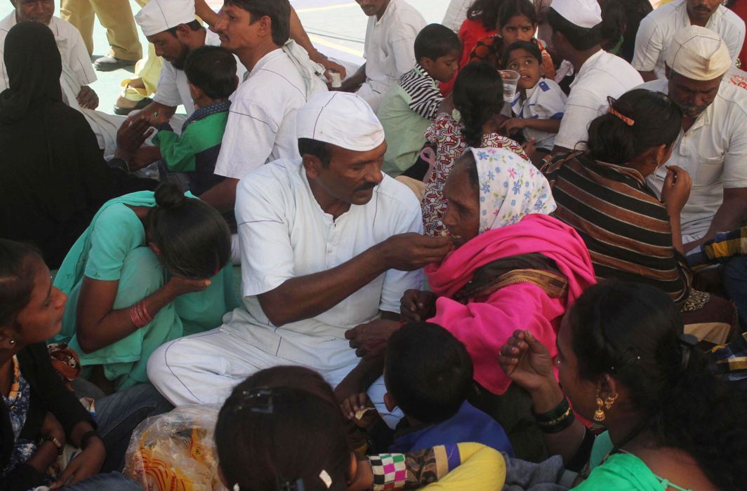 Prisoners of Harsul central jail at Aurangabad meeting their family members/Photo: UNI