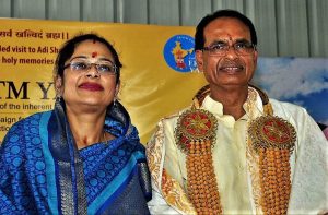 Former CM Shivraj Singh Chouhan and his wife, Sadhna Singh/Photo: UNI