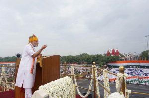 Prime Minister Narendra Modi addressing the nation from the rampart of the Red Fort on the occasion of 73rd Independence Day, in New Delhi/Photo: UNI