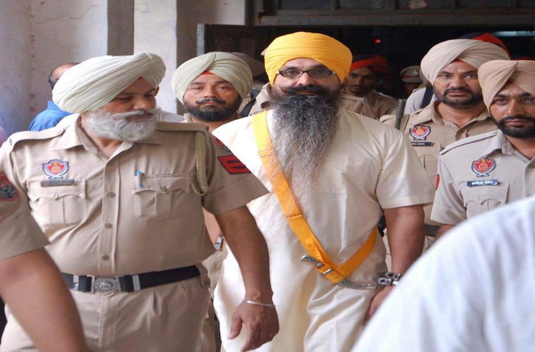 Rajoana being brought to hospital in Patiala/Photo: sikh24.com