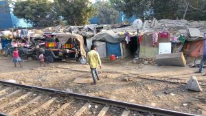 Delhi-slums-near-railway-tracks
