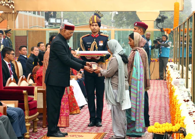 gallantry award to war widow