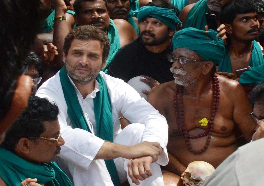 TAKING UP CUDGELS ON THEIR BEHALF: Congress vice-president Rahul Gandhi meets farmers from Cauvery Delta districts of Tamil Nadu staging a demonstration demanding for the write-off of farmer's bank loans at Jantar Mantar, in New Delhi, UNI