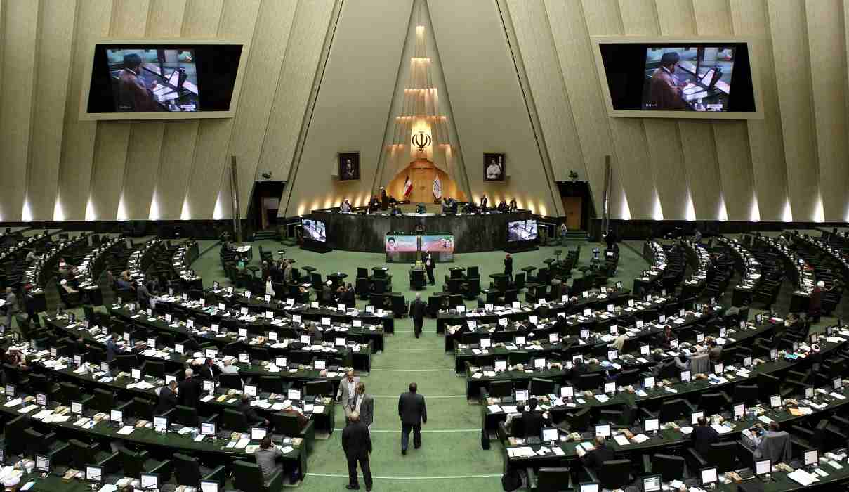 Iranian parliament, Khomeini's tomb attacked
