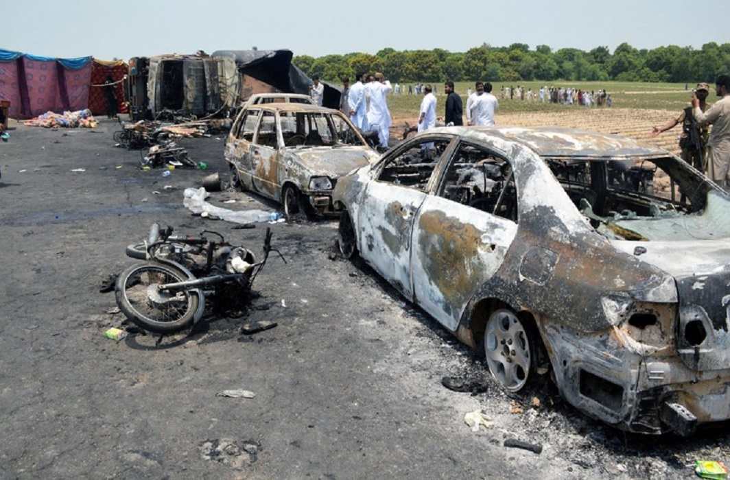 Devastating oil tanker fire kills 140 in Pakistan