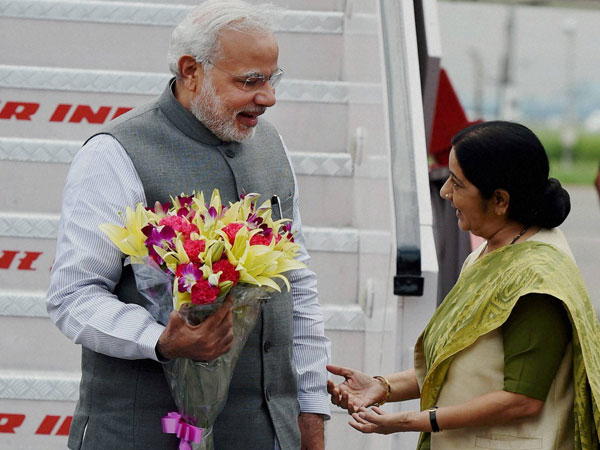 PM Modi arrives india