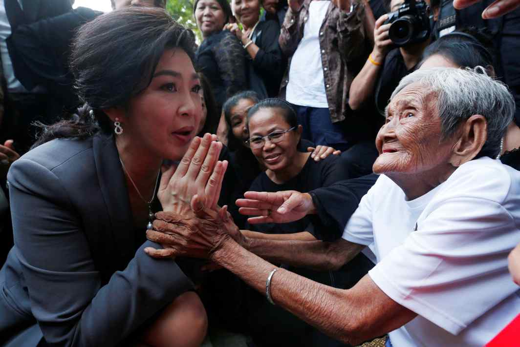 Contrite Or Not Ousted Thai Prime Minister Yingluck Shinawatra Greets Supporters As She Arrives 7385