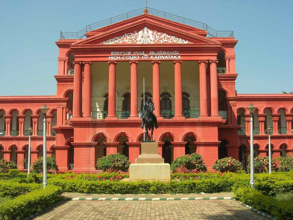Karnataka HC Pulls Up Hubli Bar For Refusing To Represent Kashmiri 
