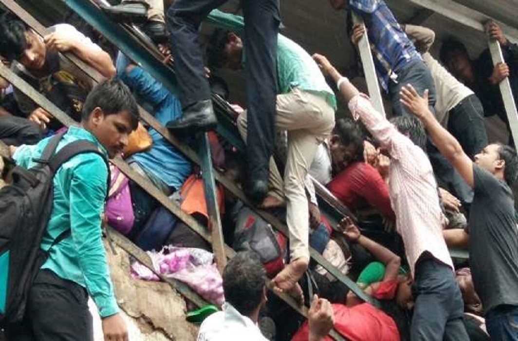 Elphinstone stampede 22 dead and over 60 injured in early morning tragedy