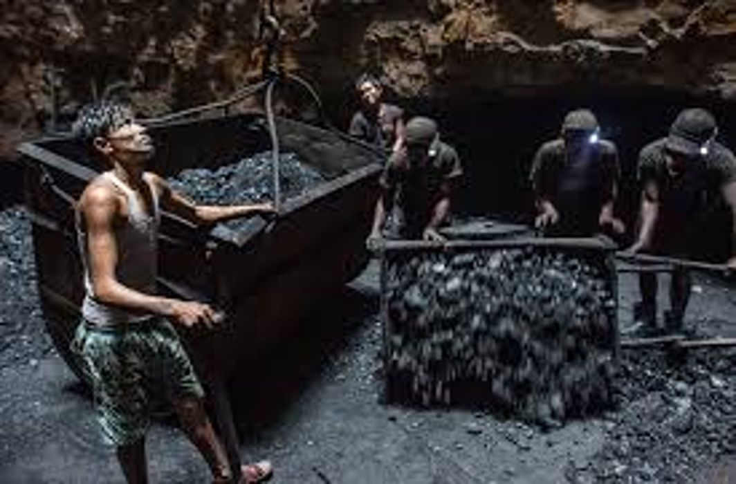 Govt clears commercial coal mining for private firms