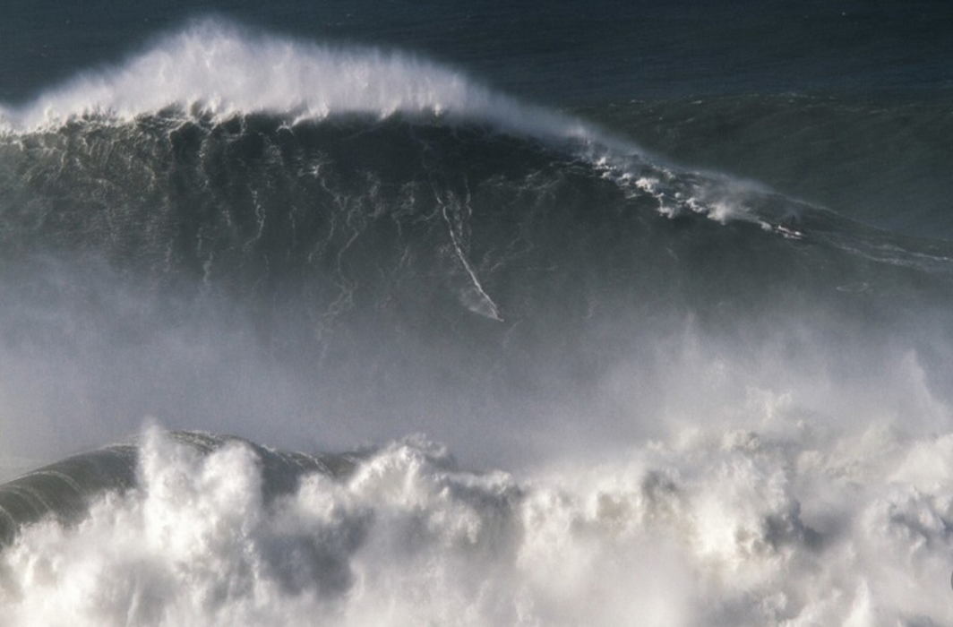 8-storey building high sea wave sets the record for largest ever recorded in Southern Hemisphere