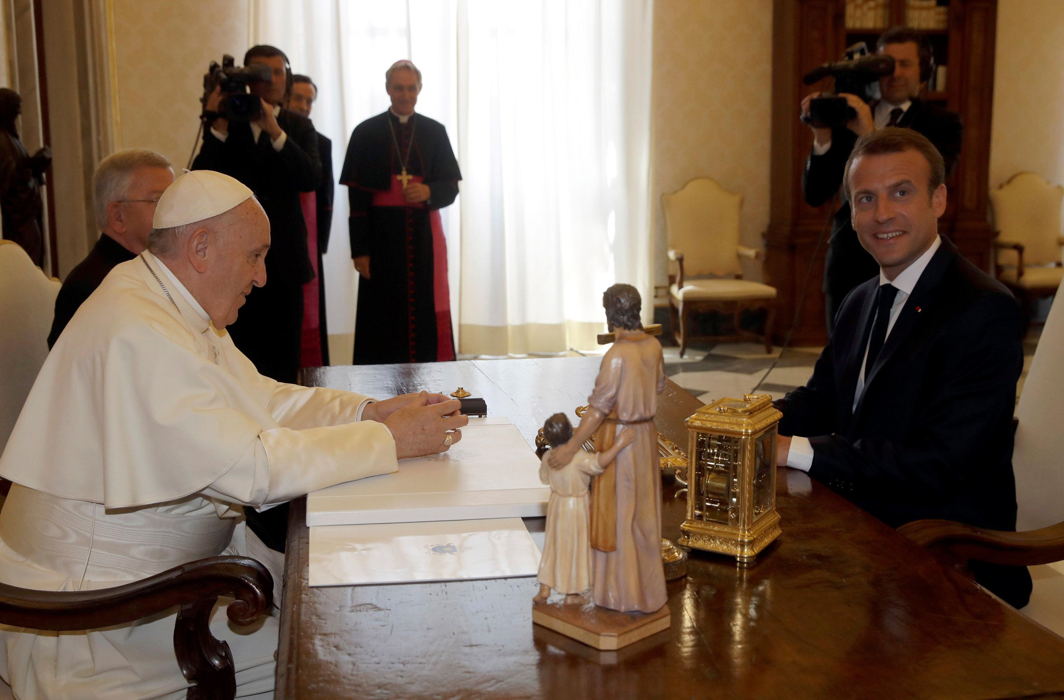 Pope Francis meets French President Emmanuel Macron during private audience at the Vatican, Alessandra Tarantino/Reuters/UNI