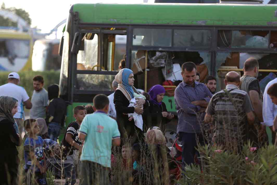 People evacuated from the villages of al-Foua and Kefraya, Syria, Reuters/UNI