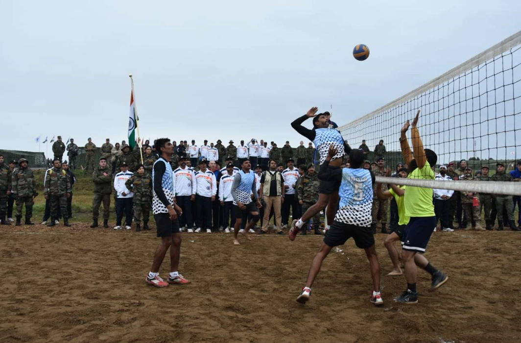 Indian army wins friendly volleyball match against Pak army