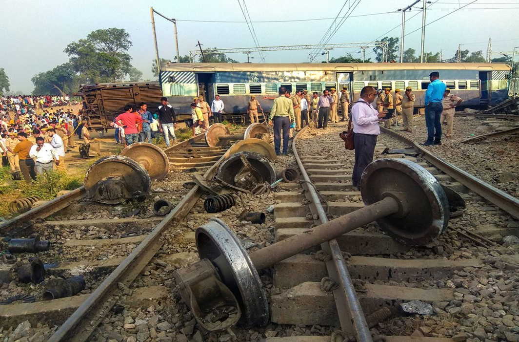 Seven dead as New Farakka Express derails near Raebareli, PM Modi condoles deaths