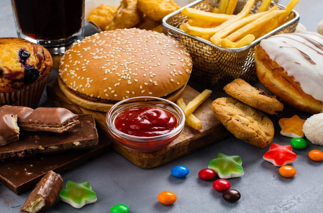 Consuming unhealthy food at workplace may increase risk of unwanted ailments: Study