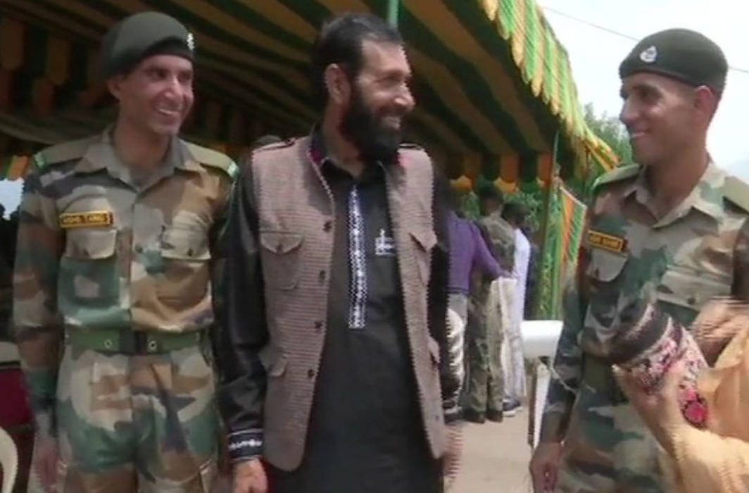 Martyred Aurangzeb’s brothers joined Indian Army to fight terrorism and avenge the slain soldier
