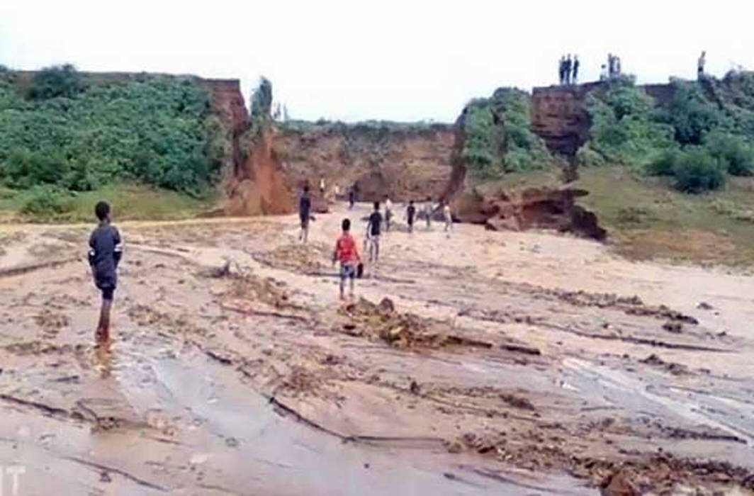 Jharkhand Canal collapsed