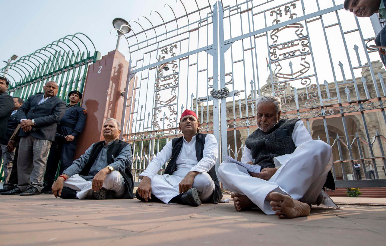 Akhilesh Yadav at the protest place