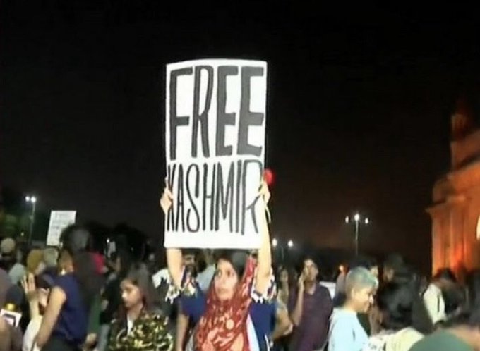 Free-Kashmir protesters