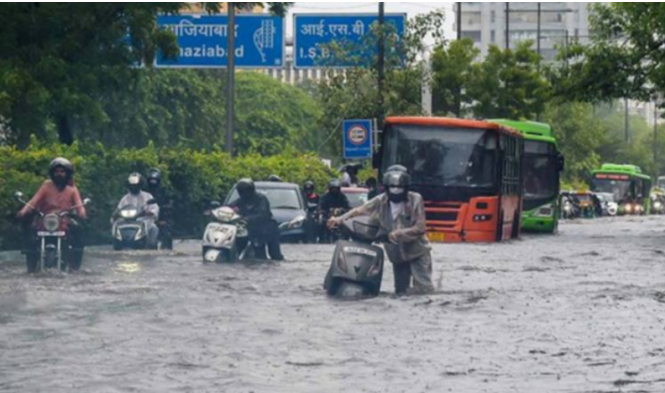 waterlogging, jams in Delhi