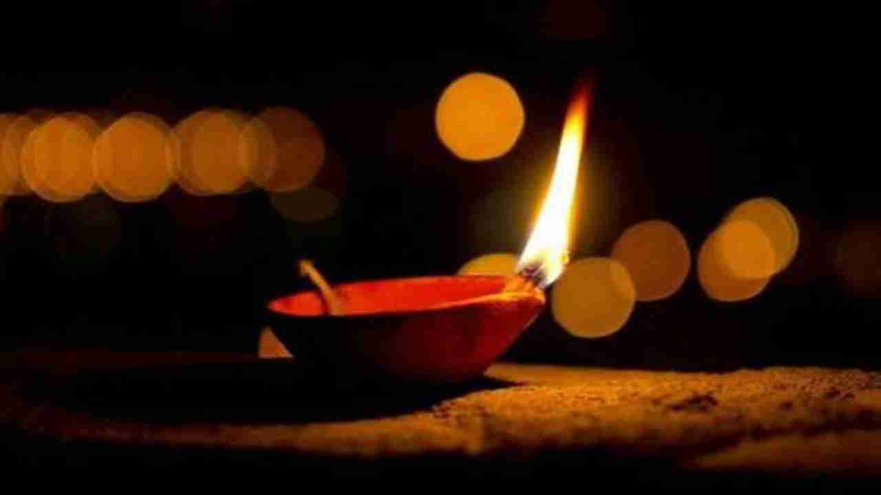 Happy Chhoti Diwali 2021: Here are some wishes, messages, and greetings to share with your friends and families on WhatsApp