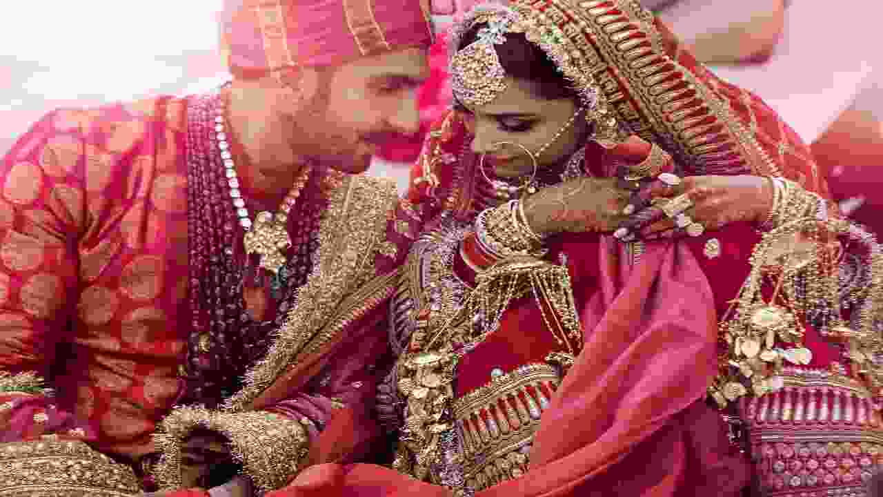 Deepika Padukone-Ranveer Singh's 3rd wedding anniversary: From Tuada Kutta Tommy to Buss It, 3 times power couple treated fans with viral reel trends
