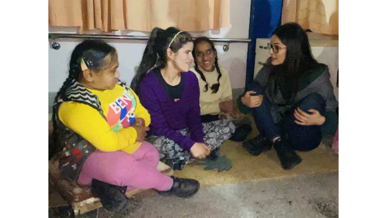 Photos Viral! Shehnaaz Gill visits orphanage in Amritsar, poses and interacts with kids; Tweeple elated to see her