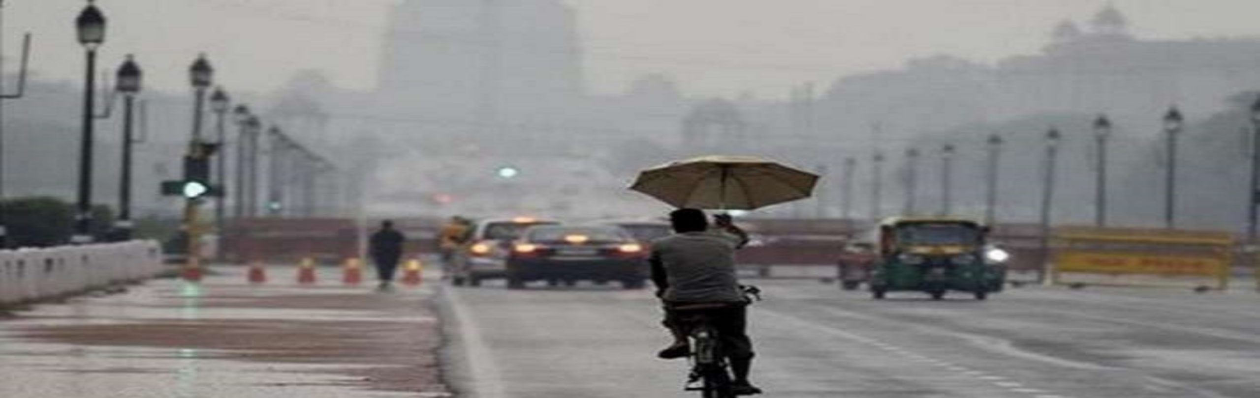 Delhi NCR hits light rain