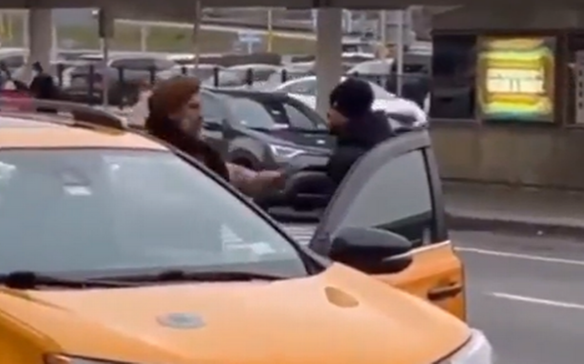 Sikh Taxi Driver Assaulted Outside Jfk International Airport In New York Apn News