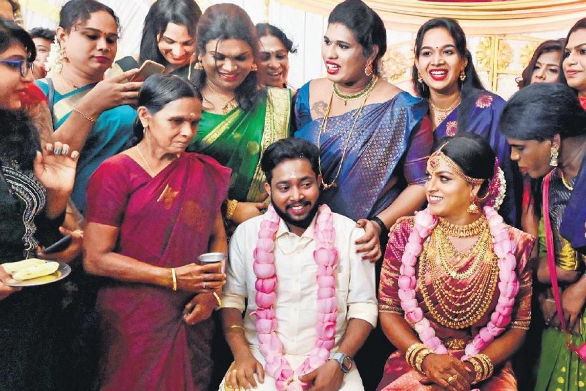 Kerala transgender couple tie knot