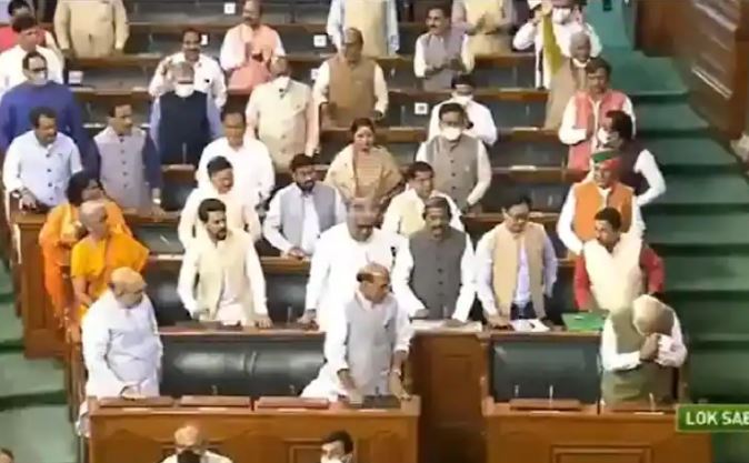 PM Modi receives standing ovation in Parliament